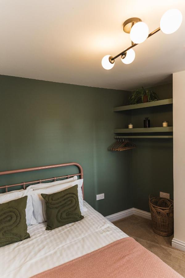 Wych Cottage, Striking 2 Bed, Parking, Ground Floor Flat - Step Free ซัมเมอร์ตัน ภายนอก รูปภาพ
