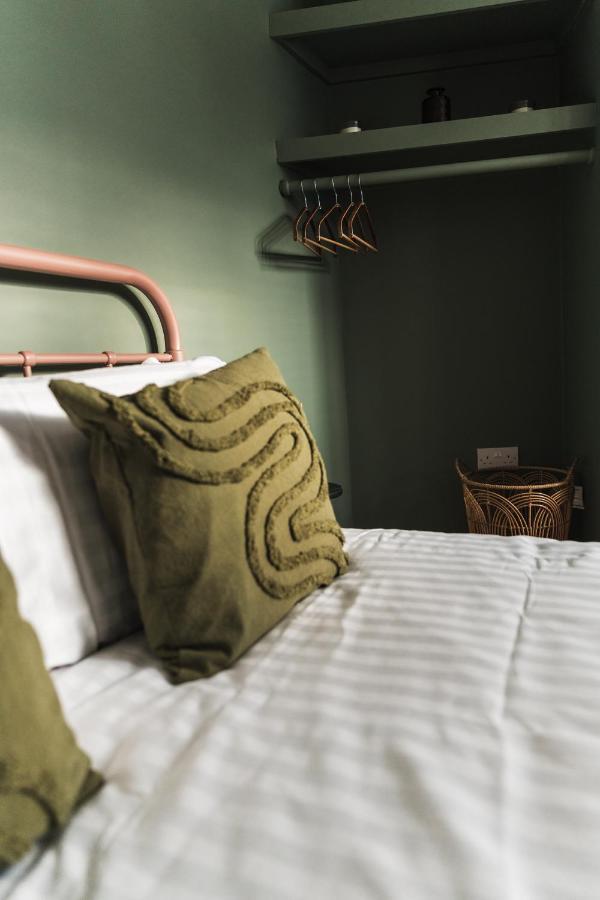 Wych Cottage, Striking 2 Bed, Parking, Ground Floor Flat - Step Free ซัมเมอร์ตัน ภายนอก รูปภาพ