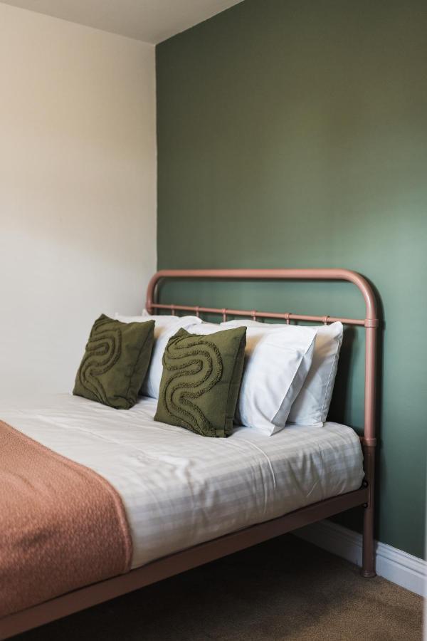 Wych Cottage, Striking 2 Bed, Parking, Ground Floor Flat - Step Free ซัมเมอร์ตัน ภายนอก รูปภาพ