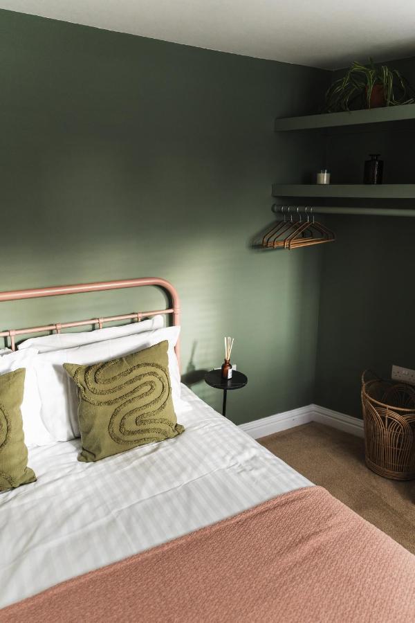 Wych Cottage, Striking 2 Bed, Parking, Ground Floor Flat - Step Free ซัมเมอร์ตัน ภายนอก รูปภาพ