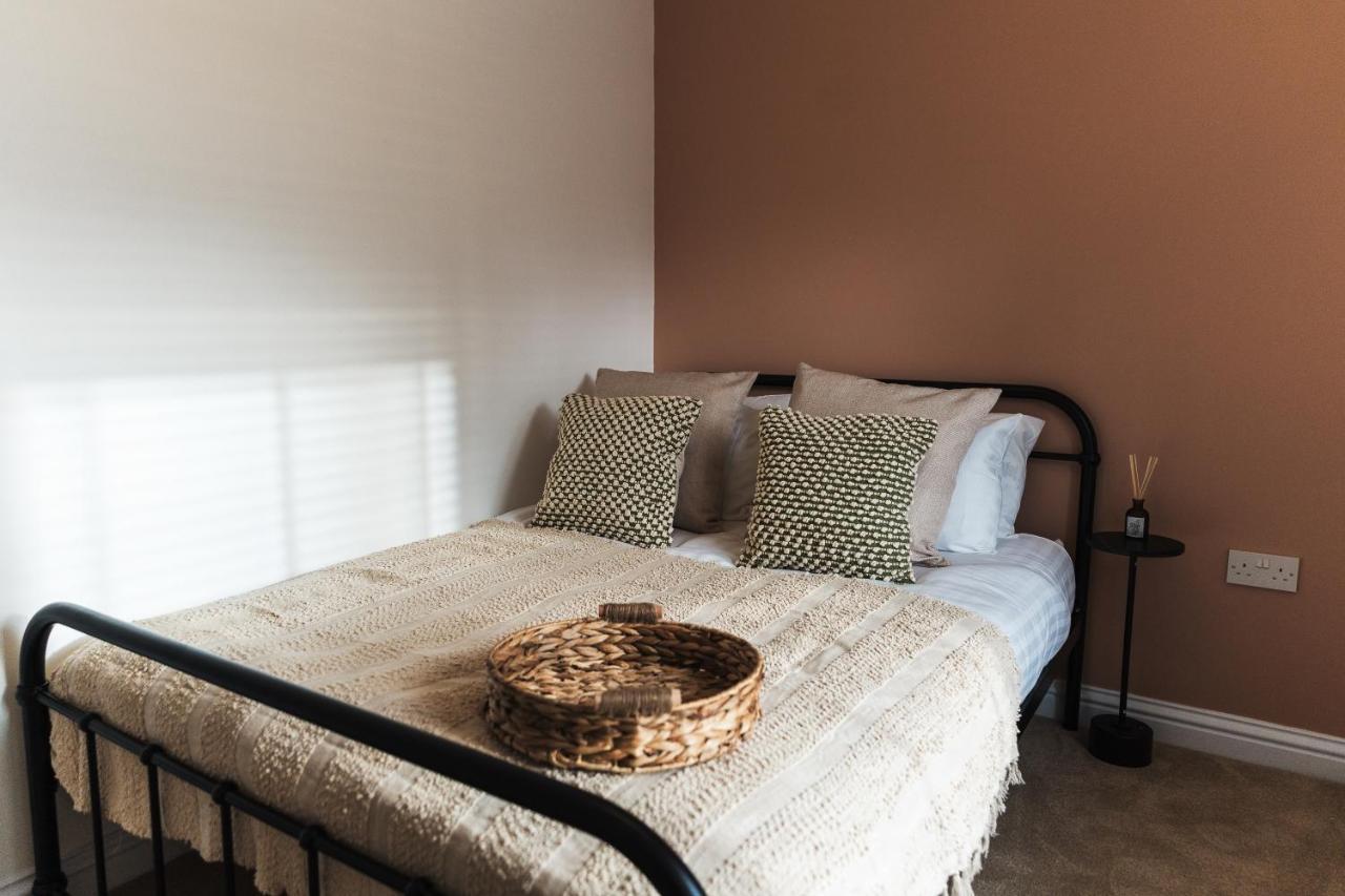 Wych Cottage, Striking 2 Bed, Parking, Ground Floor Flat - Step Free ซัมเมอร์ตัน ภายนอก รูปภาพ