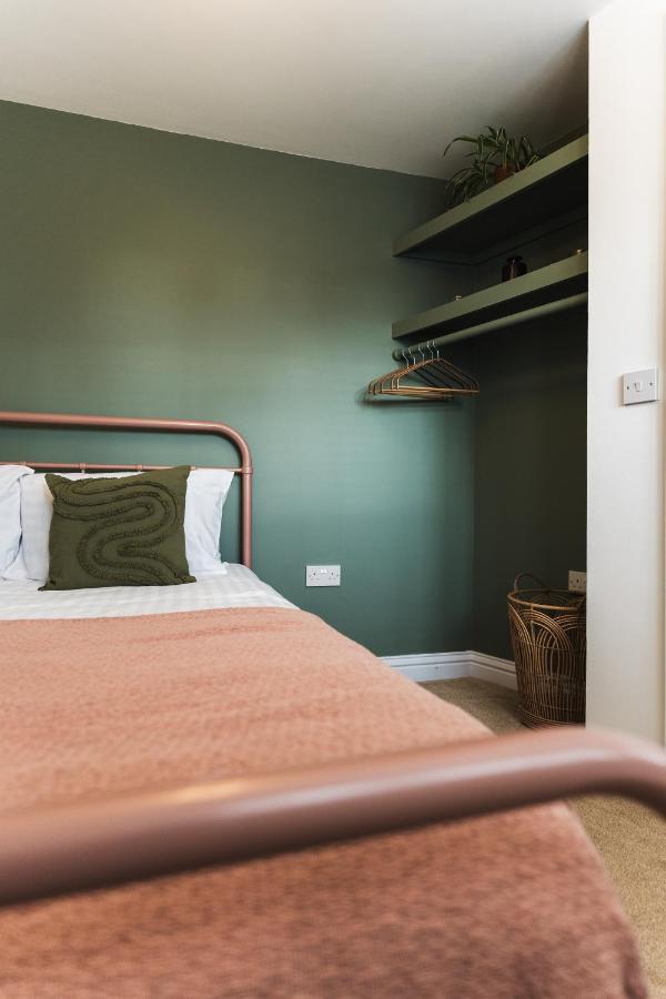 Wych Cottage, Striking 2 Bed, Parking, Ground Floor Flat - Step Free ซัมเมอร์ตัน ภายนอก รูปภาพ
